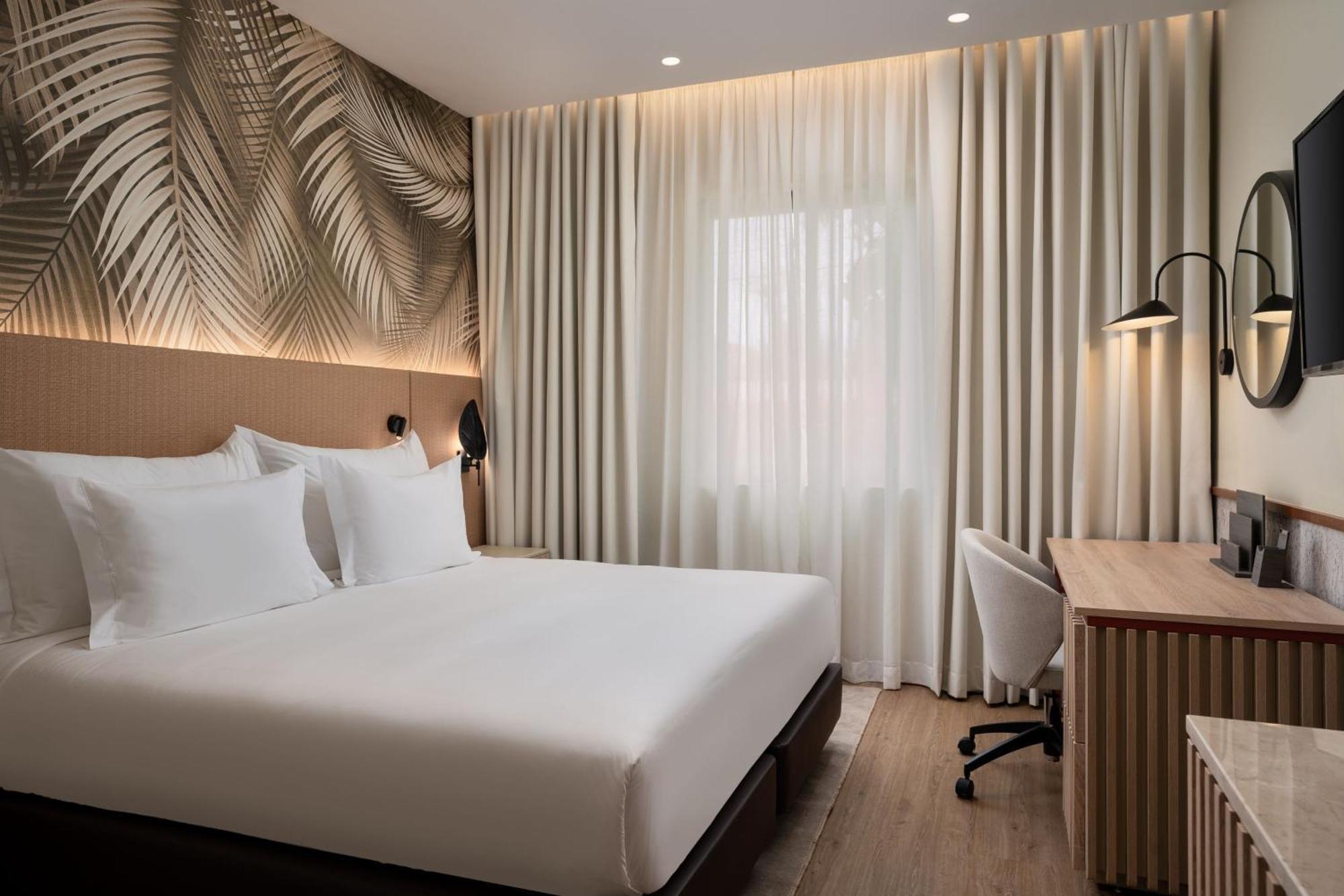 Protea Hotel By Marriott Luanda Bagian luar foto