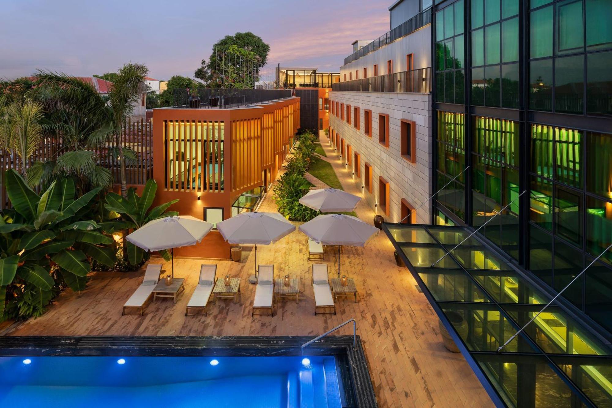 Protea Hotel By Marriott Luanda Bagian luar foto