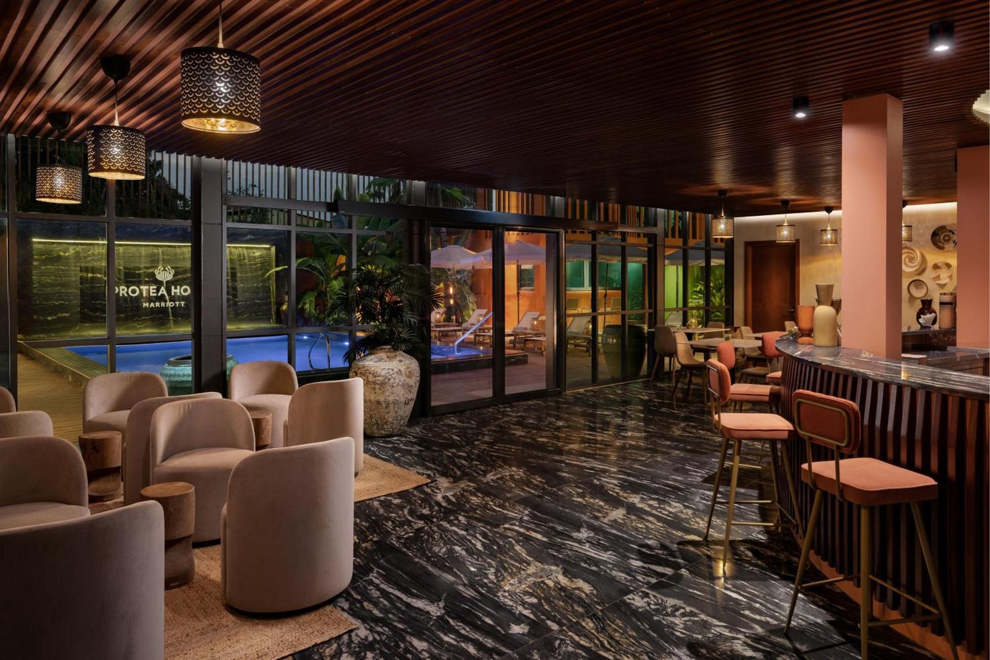 Protea Hotel By Marriott Luanda Bagian luar foto